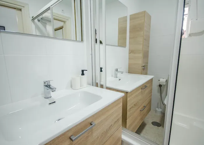 Troyano - Paradise Retreat By The Estepona